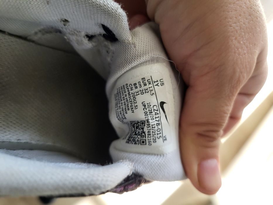 Кросівки nike eur 32