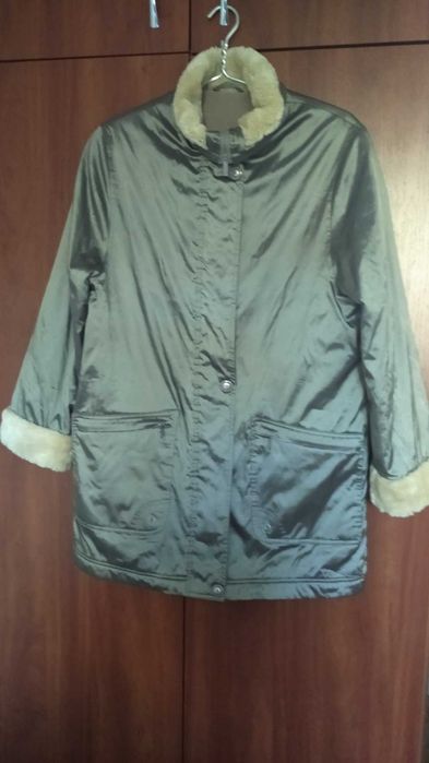 Продам  женскую куртку-50( UK-16 ) размера-300 грн