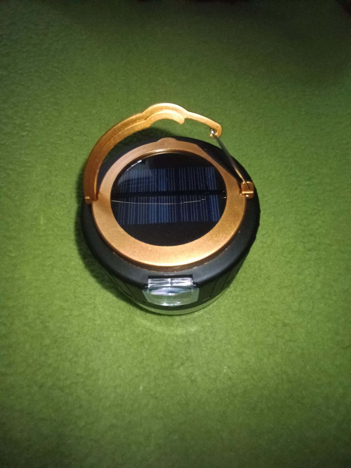 Продам лампу на солнечной батарее с пультом управления