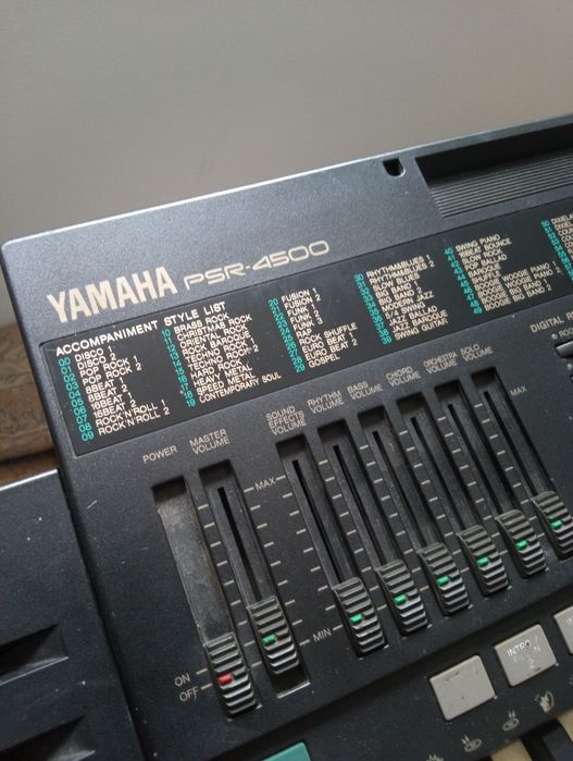 Yamaha PSR-4500 PCM/FM