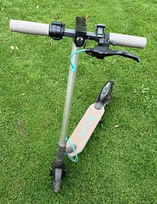 Hulajnoga Motus Scotty 10 lite uszkodzona