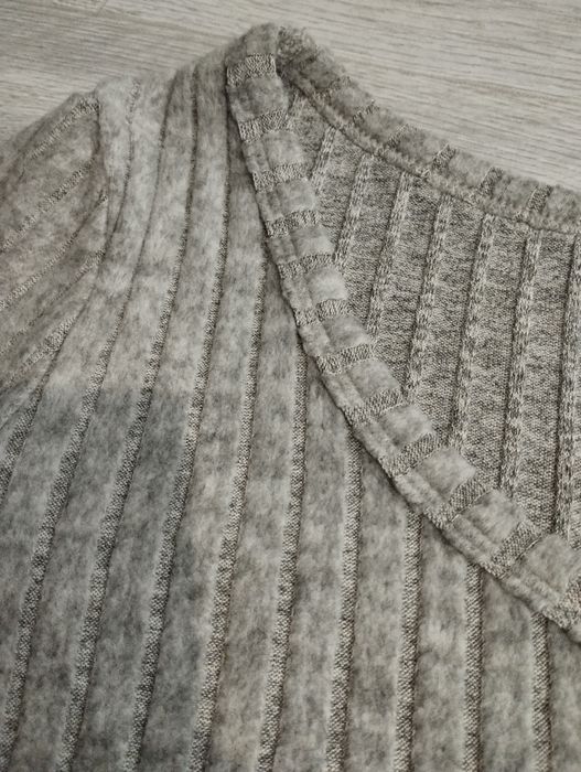 Плаття жіноче прилягаюче