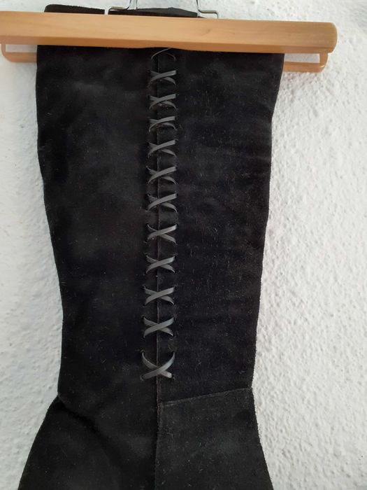 Botas cano alto camurça pretas 38
