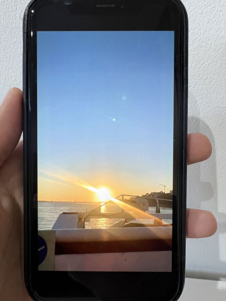 Iphone XR 64 Gb usado + 1 capa nova verde