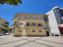 Apartamento T2, renovado, disponível de imediato