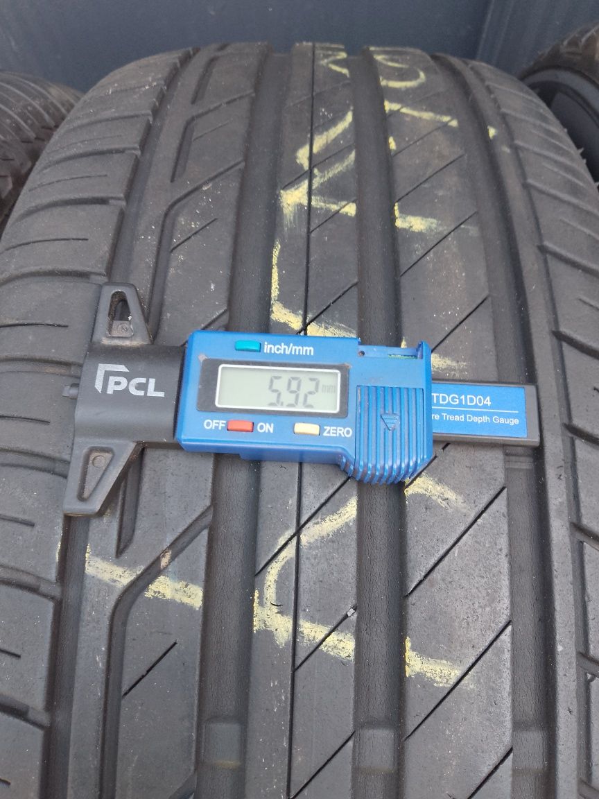 215/55r17 Bridgestone turanza t001