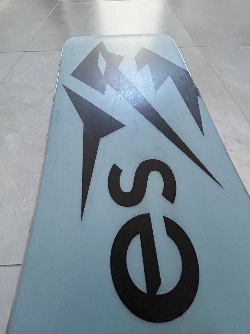 Deska snowboardowa Jones Mountain Twin 154cm rok 23/24