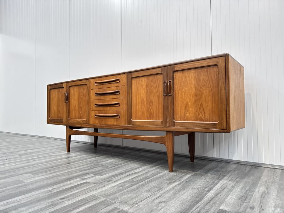 Mid century Aparador