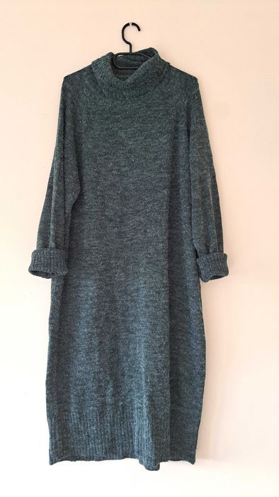 Sweterkowa sukienka z golfem rozm 46/48