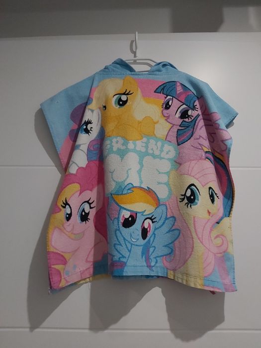 Poncho ręcznik z Kapturem Little Pony ze SMYKA Cool Club 60x112 cm.