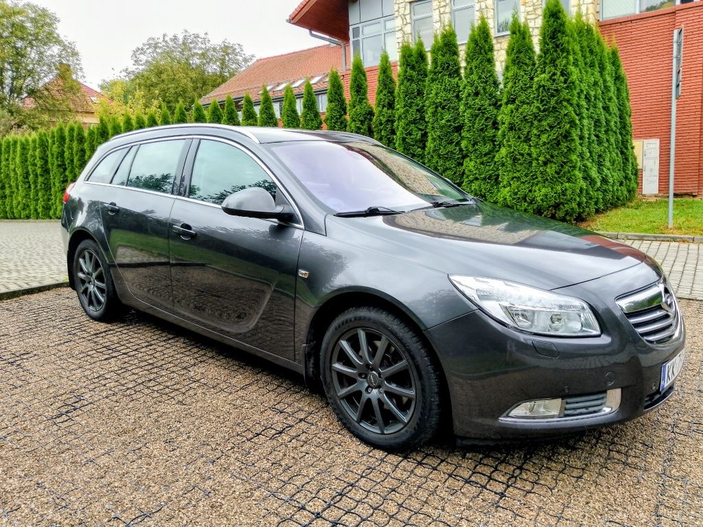 Opel Insignia Sports Tourer 2.0 CDTI z 2010r  118KW Automat