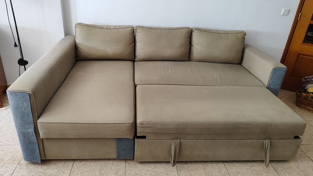 Sofá-cama com chaise longue e arrumação