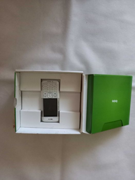 Telefon Nokia 5310 White/Silver Kit!