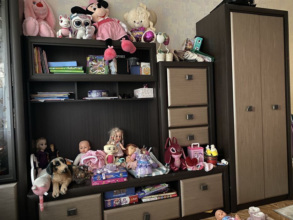 Стінка ,шкаф ,полиці