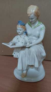 порцелянова статуетка  перша книга фарфоровая статуэтка