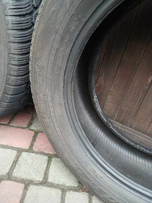 Шини 255 / 55  R20