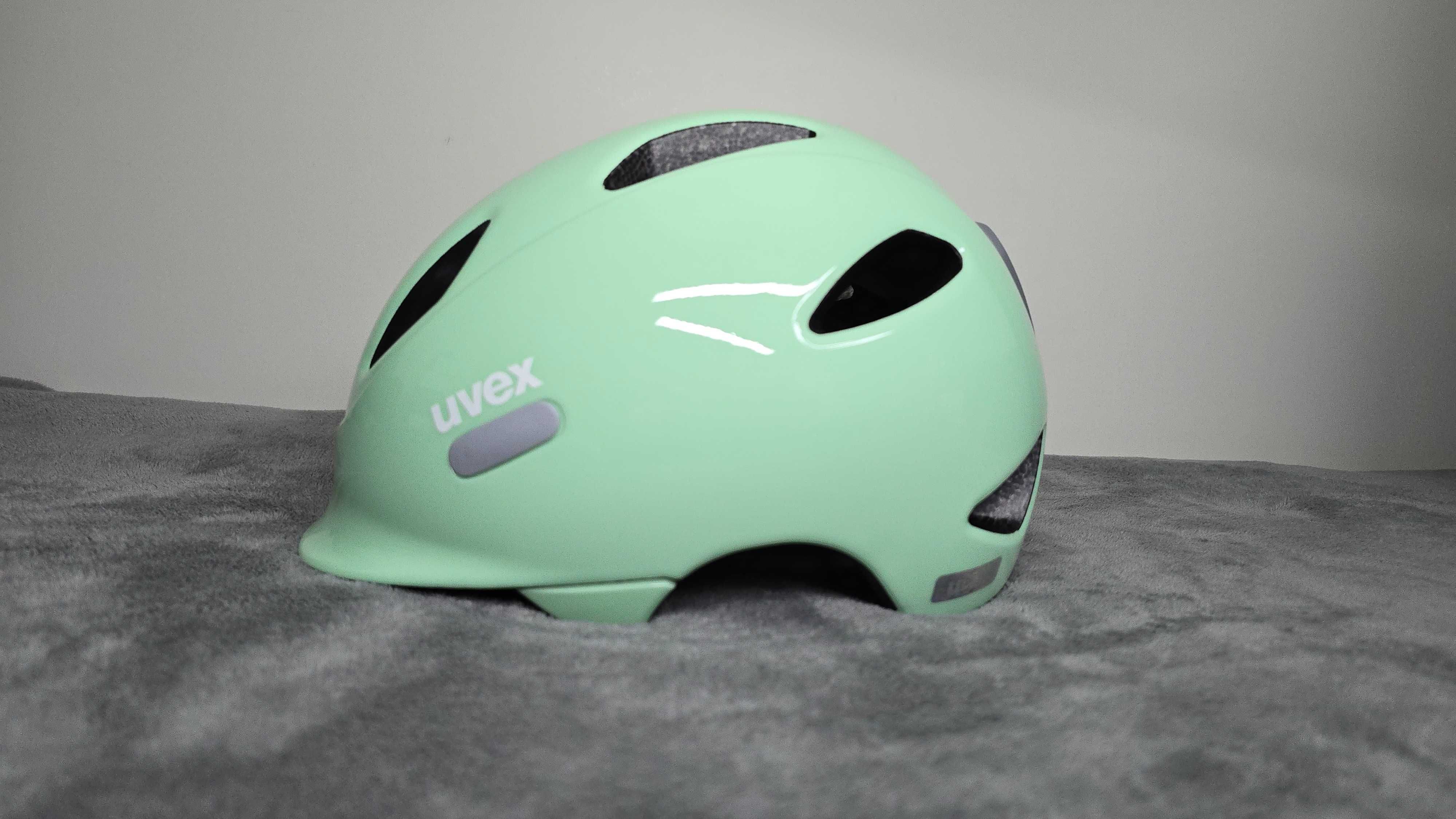 Kask rowerowy dziecięcy UVEX OYO rozm 50-54cm  ma małą skazę