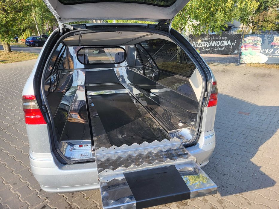 Karawan pogrzebowy Mercedes