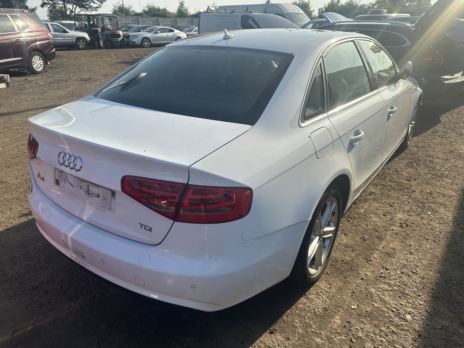 Audi A4 B8 lift  silnik 2.0 TDI 2013r,Anglik z kluczykami