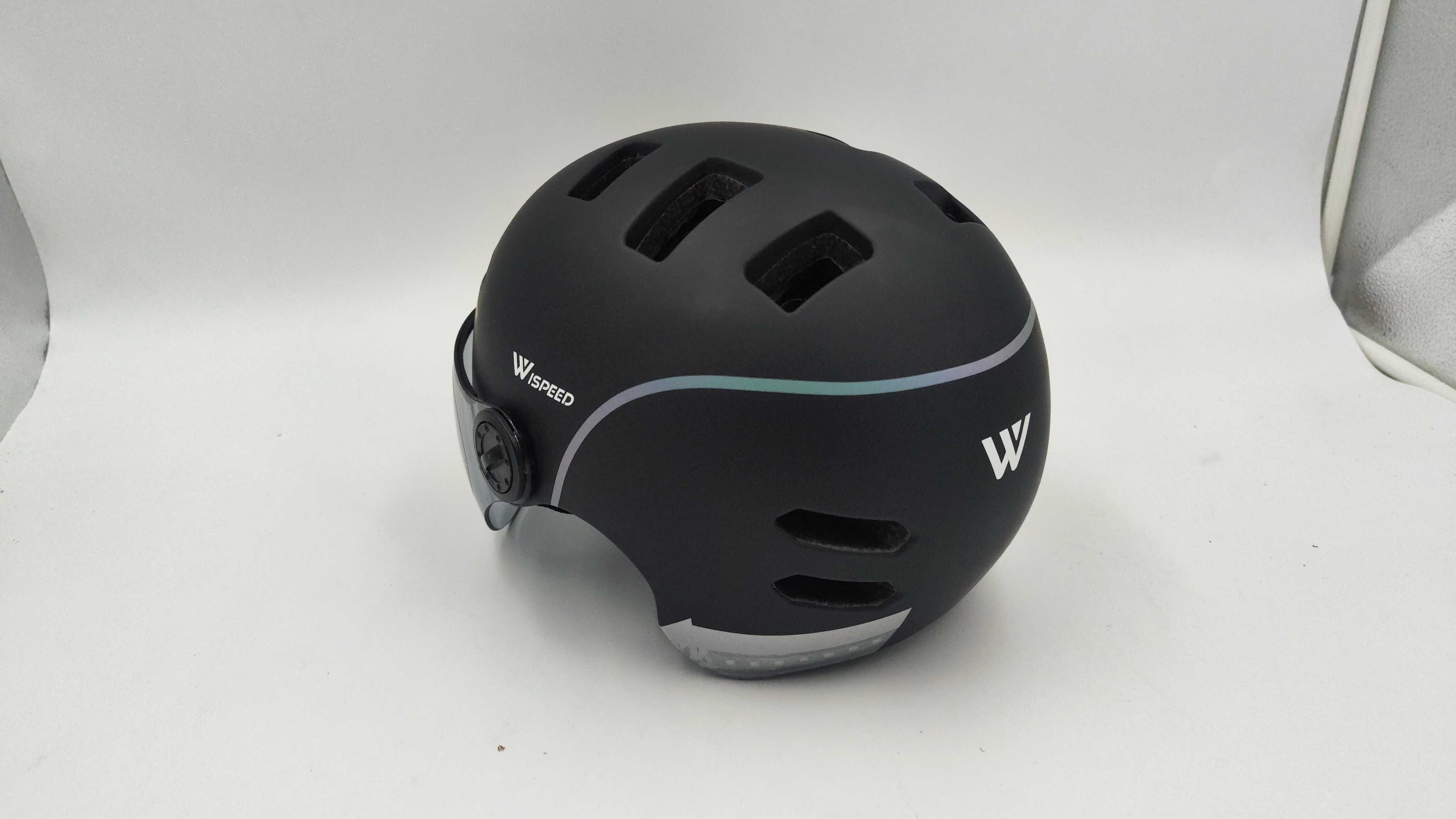 Kask rowerowy Wispeed z wizjerem  r. M 55-58cm Led (AN19)