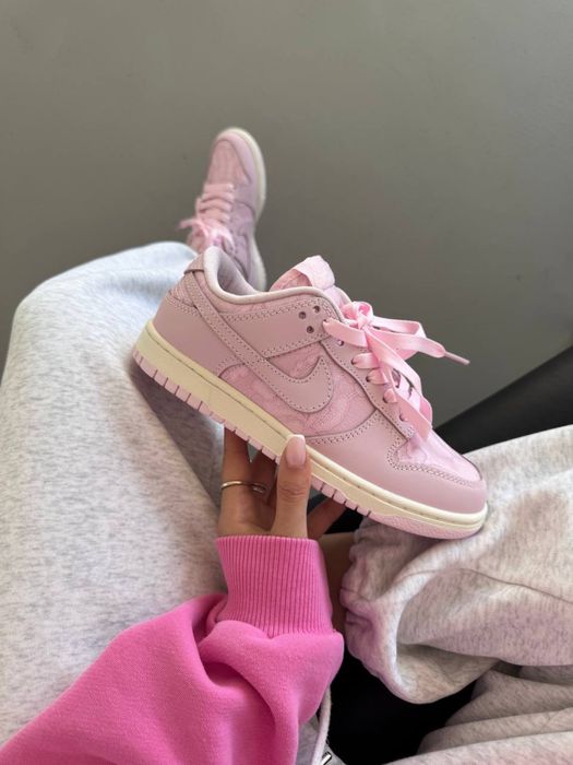 Nike SB Dunk Low WMNS Lace Pack - Regal Pink