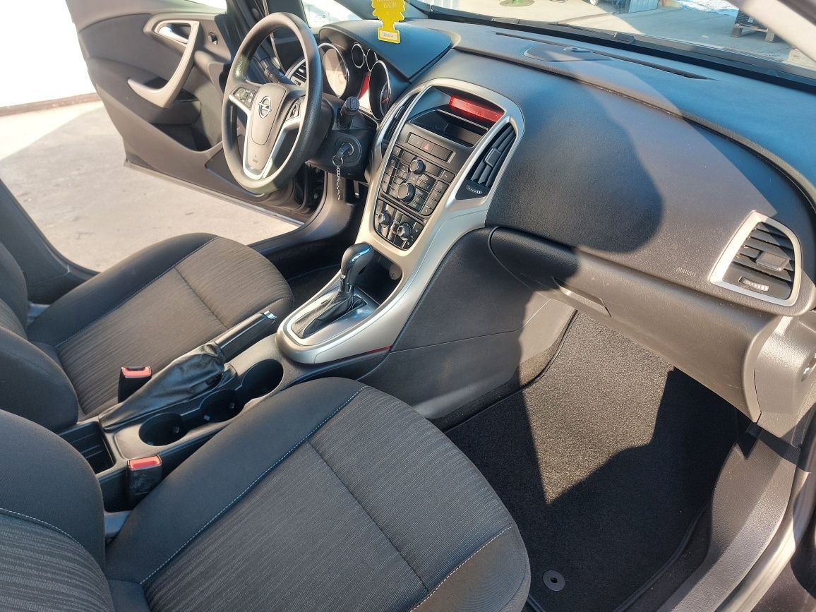 Opel Astra J 1.6 benzyna Automat!! Ładny stan Zarejestrowany opłacony.