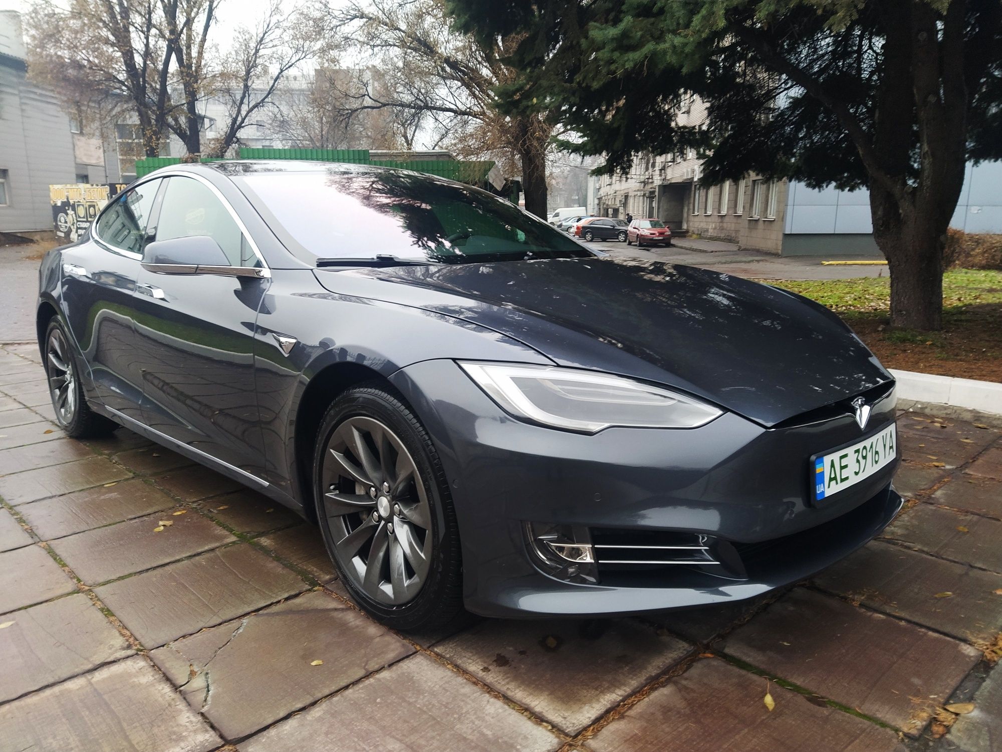 Тесла  model S 100d