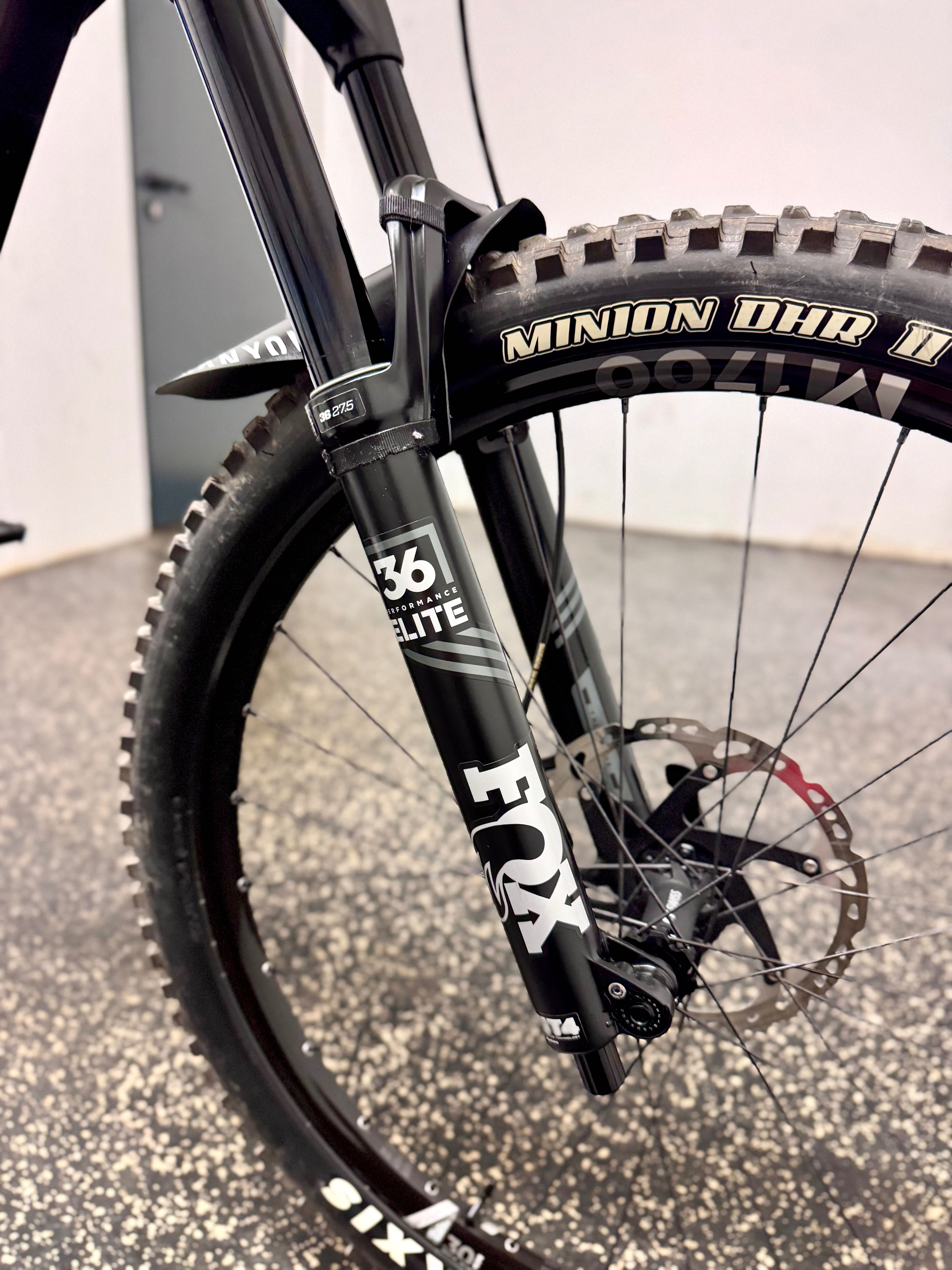 Canyon Spectral CF8 2021 Rama L/XL 27,5 Fox 36 Elite XT DPX2 DT Swiss
