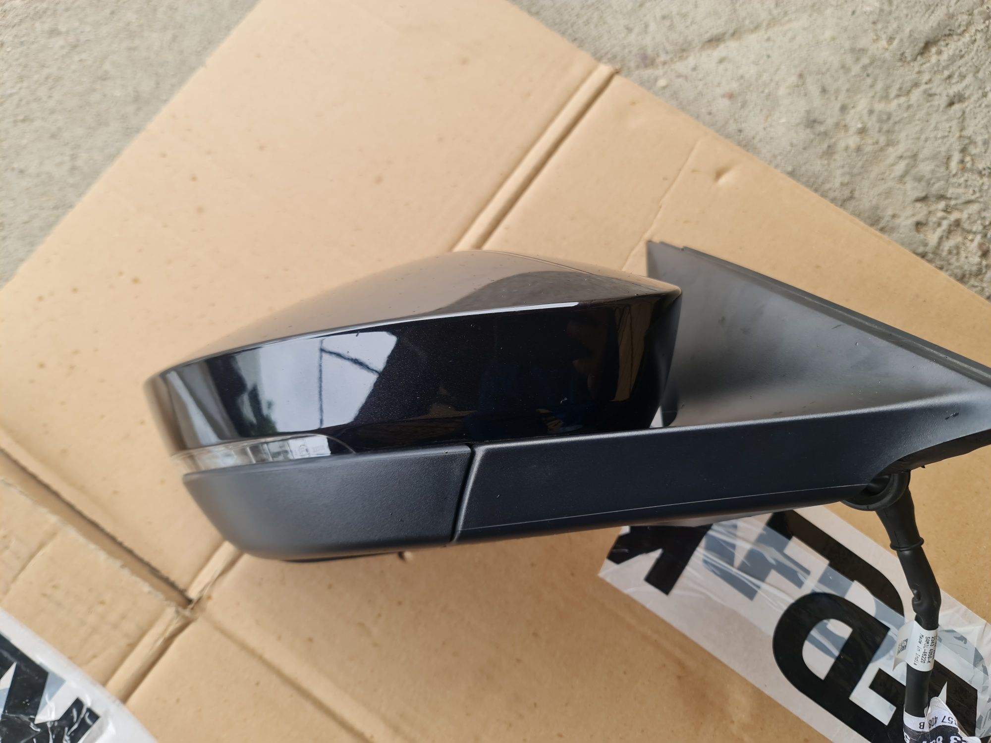 Lusterko skoda octavia IV lift.  10pin 8pin LF9R.  Igła.