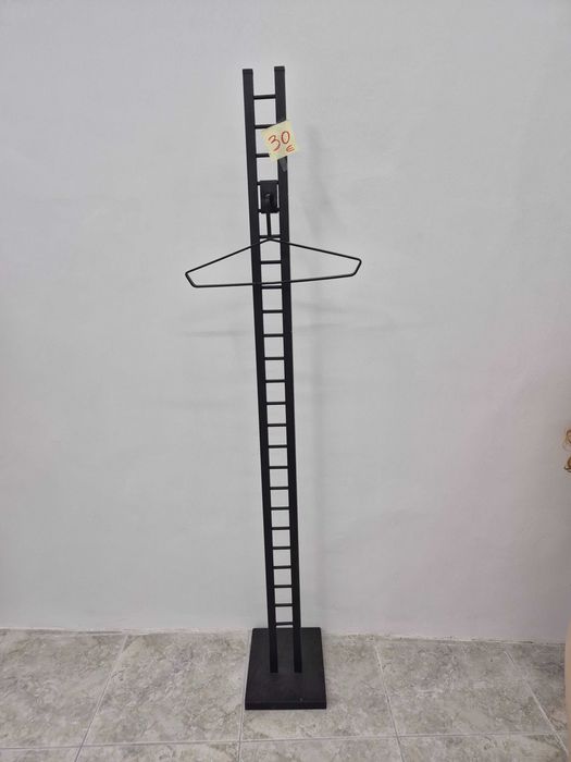 Cabide expositor preto - 30€