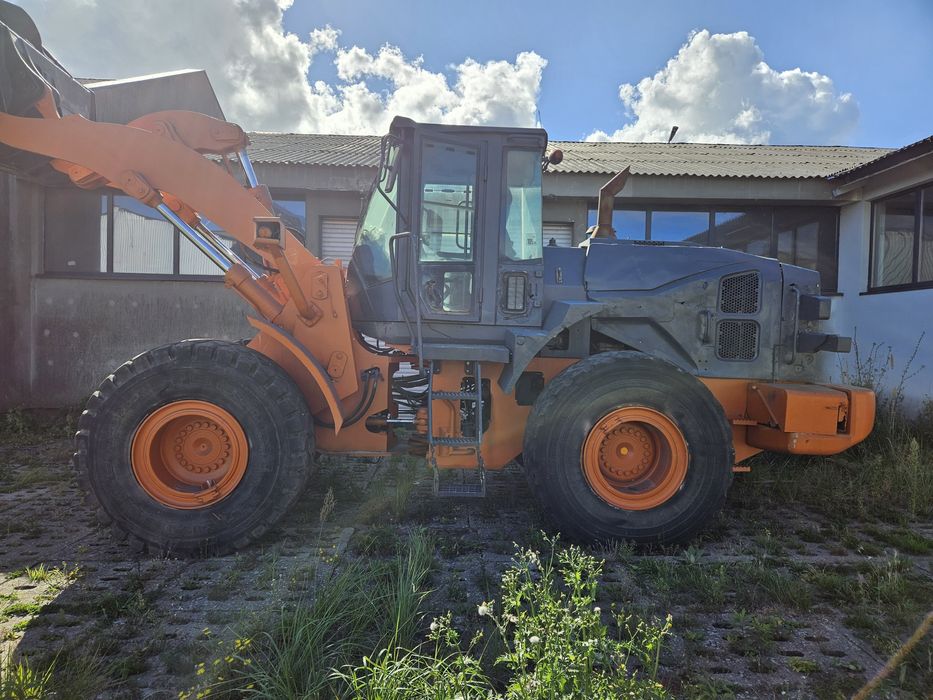Ładowarka kołowa  hitachi zw 220  cenna netto  2013 rok. Zamiana