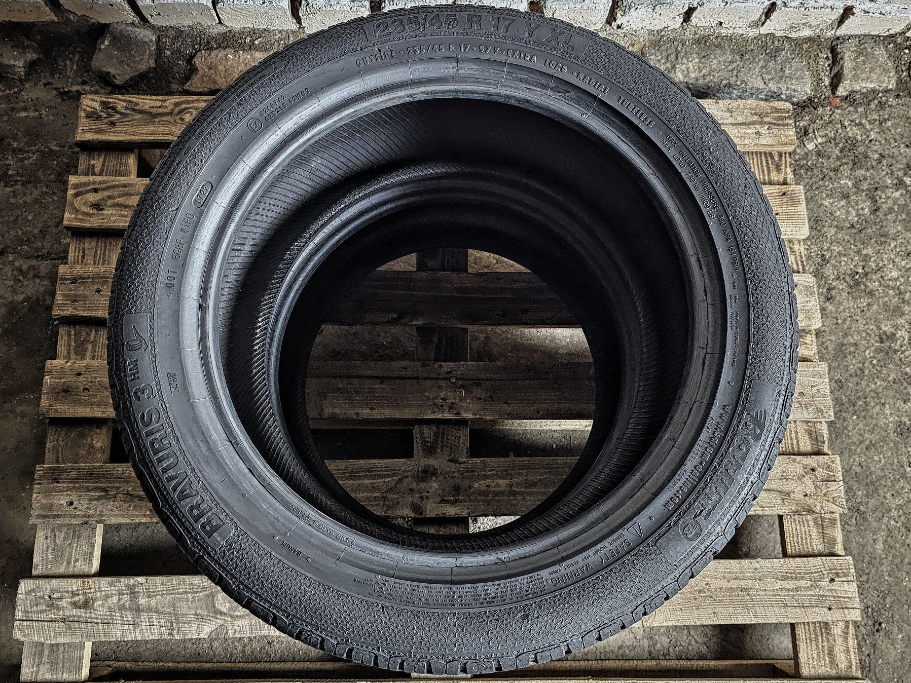 Пара 235/45r17 Barum | 2023 | 6.5mm | Преміум шини | Ідеал | 2шт.