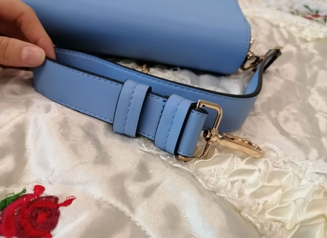 Błękitna/niebieska torebka