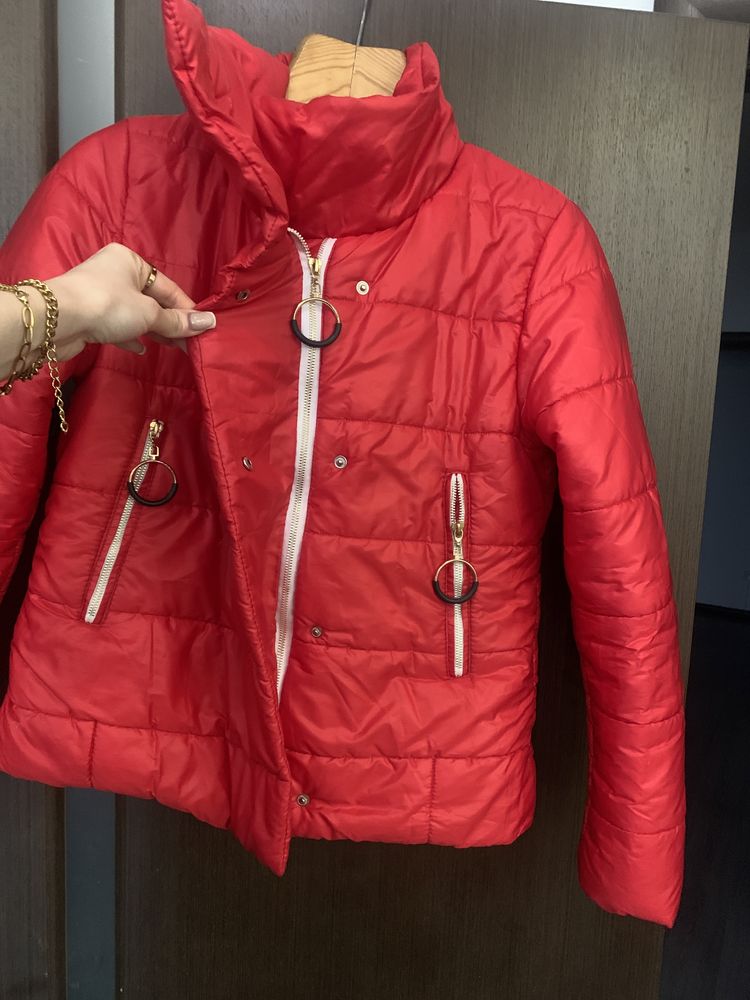 Куртка стёганная демисезон L-XL размер красная