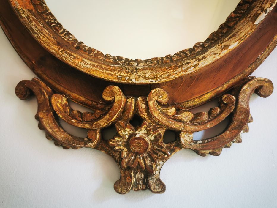 Espelho talha dourada cimalha e base vazada
