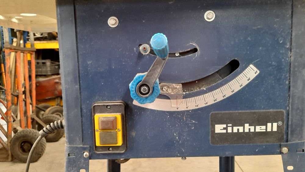 Máquina de cortar acrílico