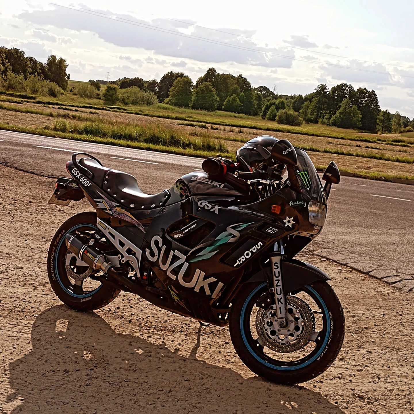 Suzuki GSX-f 600