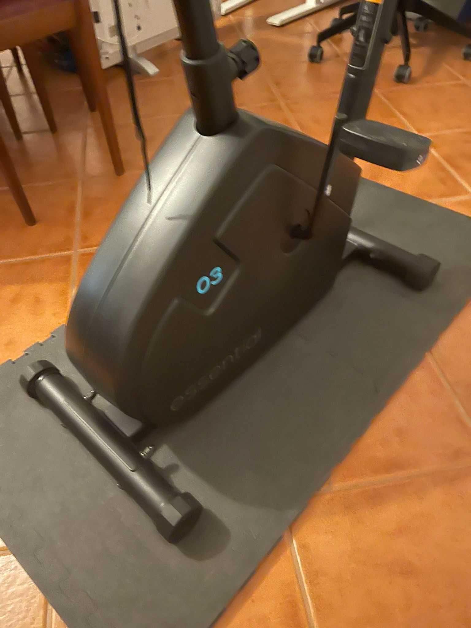 Bicicleta Estática - Decathlon Domyos 03