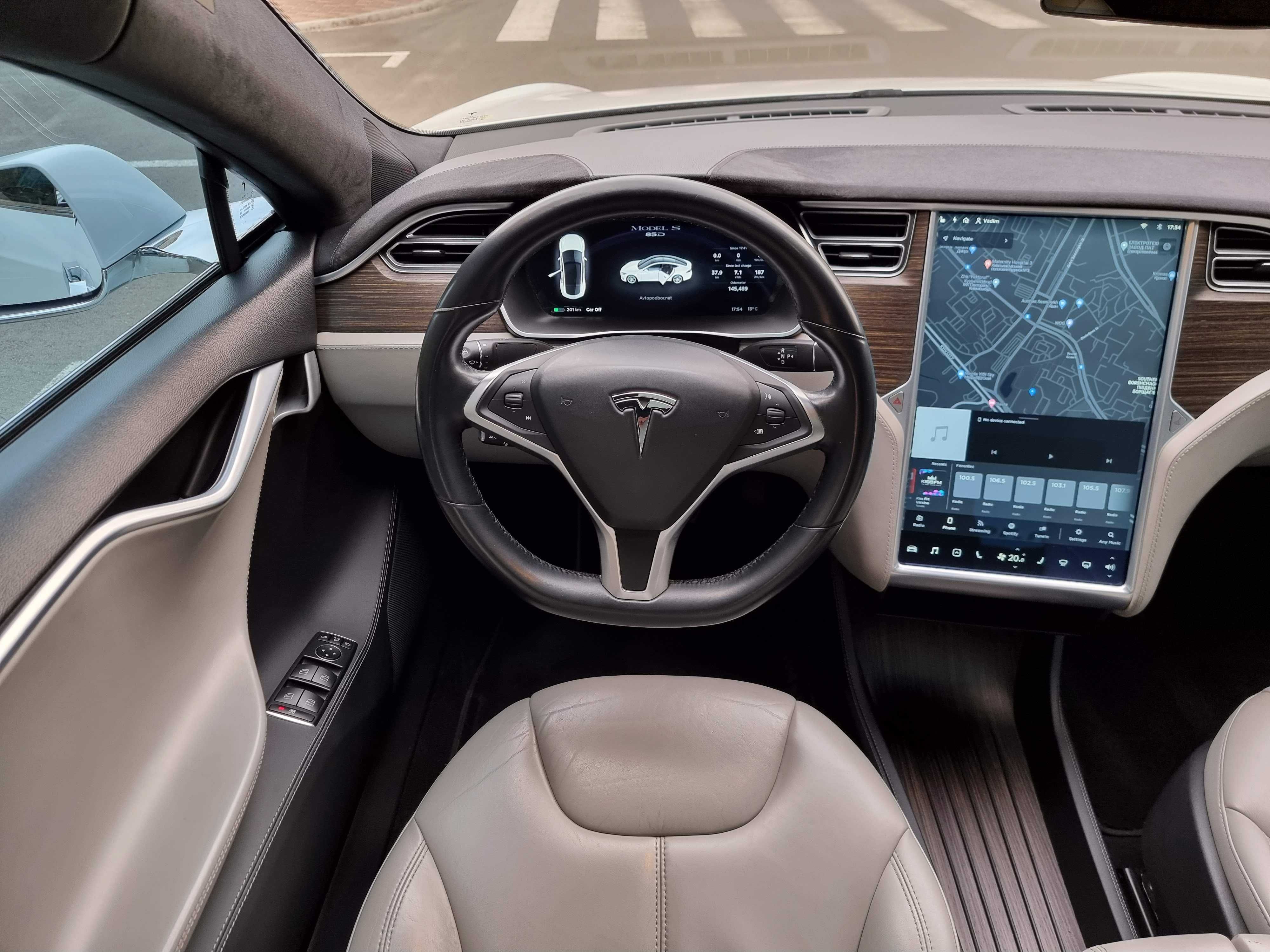 Tesla Model S 85D