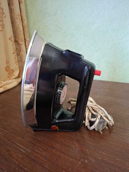 Утюг УТП - 1000, Васильковский завод "Электроприбор"