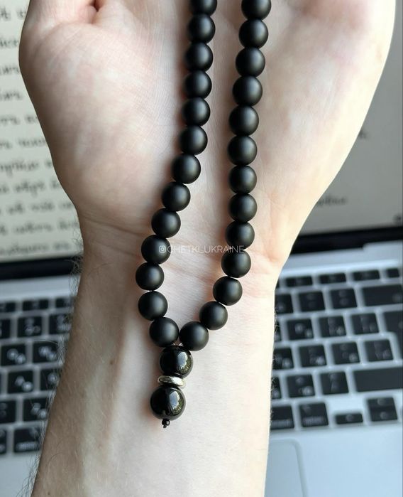 Чотки для перебирання на 50 намистин 8мм Черные матовые четки в машину