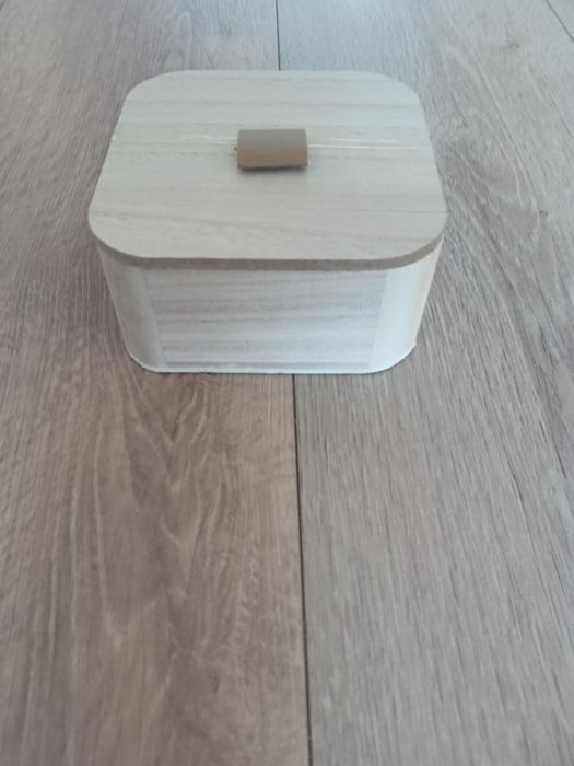 Nowe drewniane pudełko organizer na biżuterię
