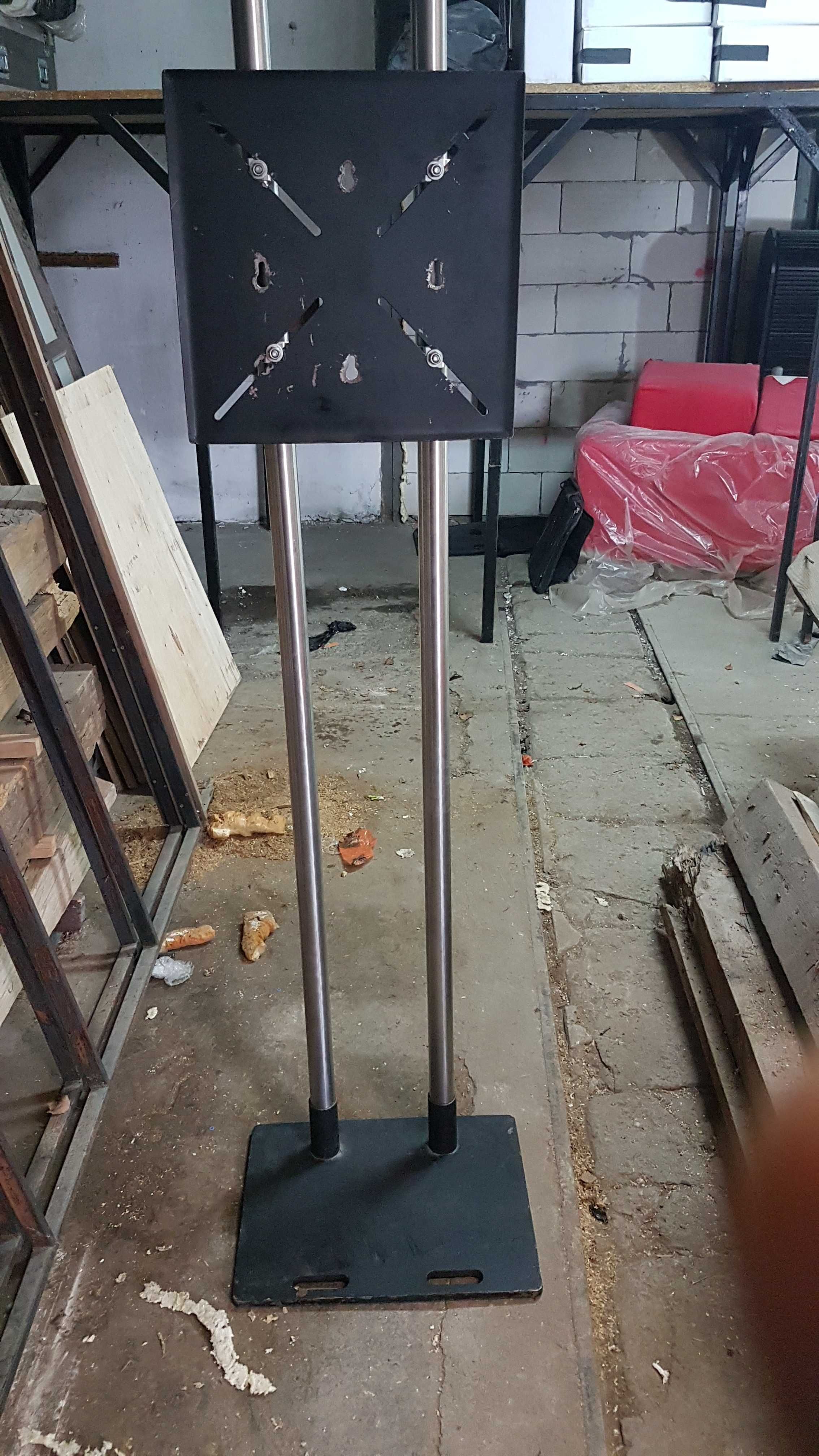 Nec 46`-  Multisync V462  + stand + case barczak