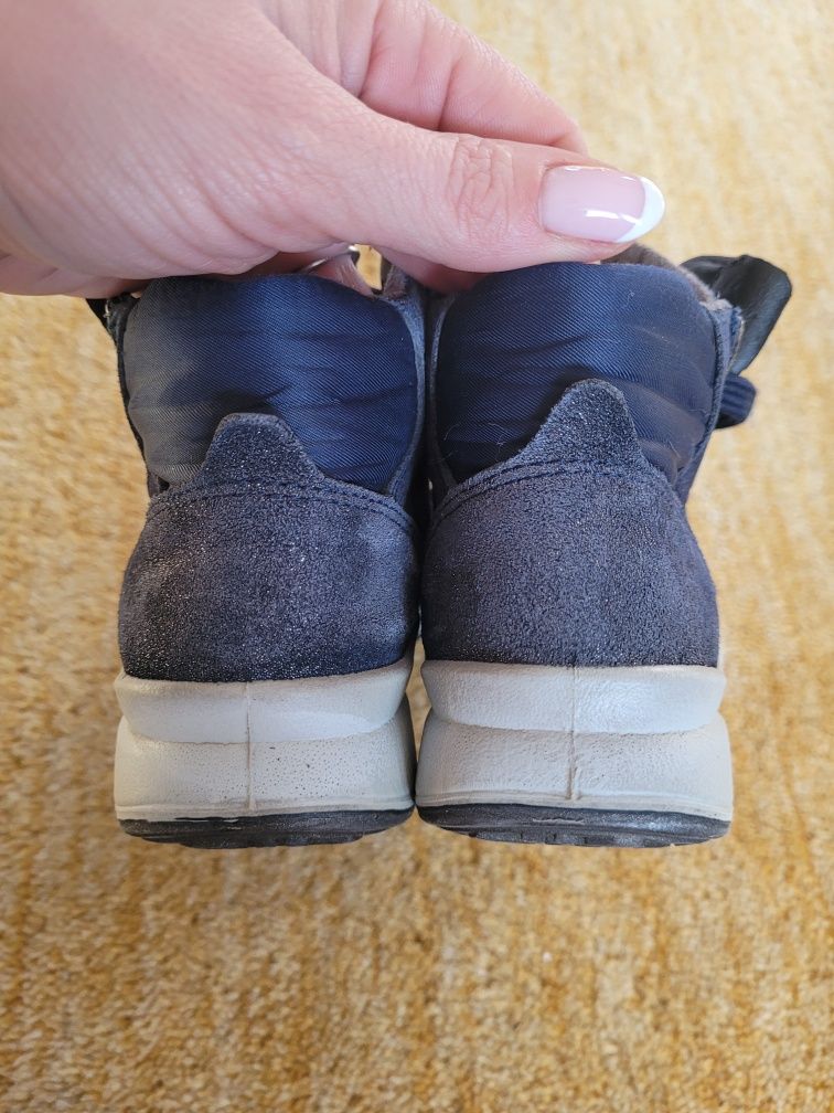 Buty superfit jesienne wiosenne gore-tex granatowe r 28 szczupłe