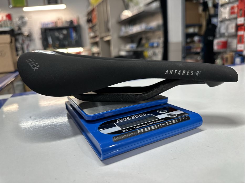 Selim carbono fisik antares R1 carbon