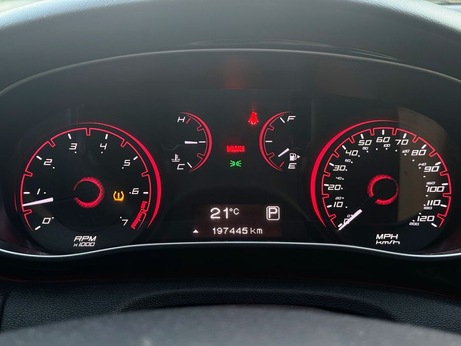 Продаю своє авто Dodge Dart 2.4L SXT 2014 р.