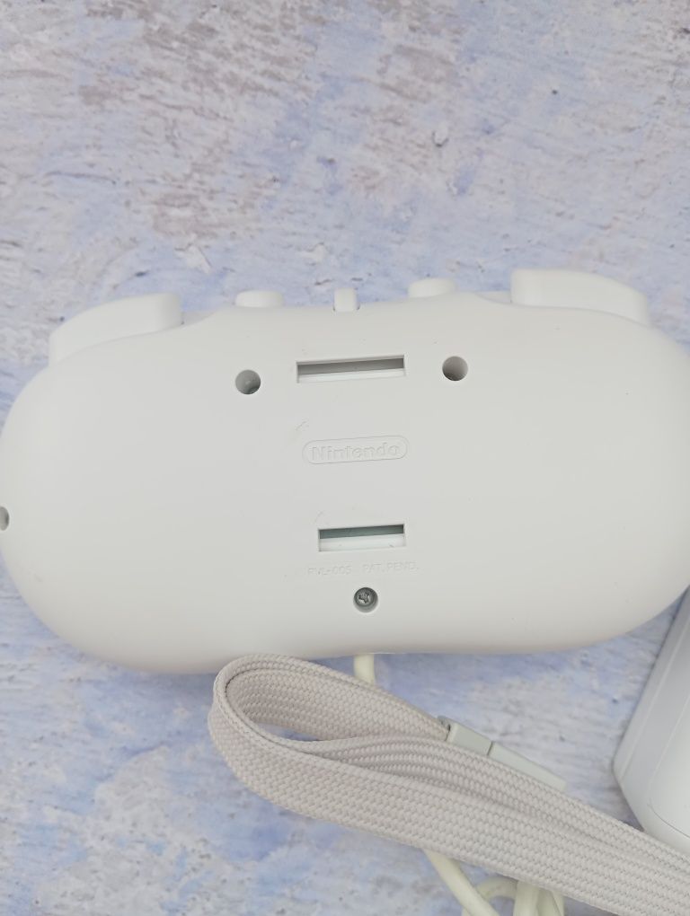 Джойстики Nintendo  Wii Remote (також відомий як Wiimote) оригінал
