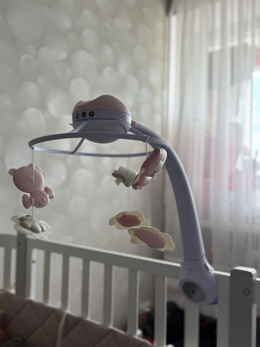 Музыкальный мобиль Infantino 3 в 1 с проектором розовый