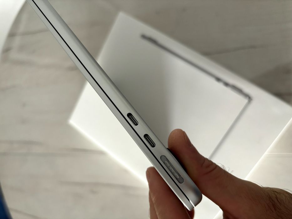 Apple MacBook Air 13,6 M3 8/256gb 2024 Silver