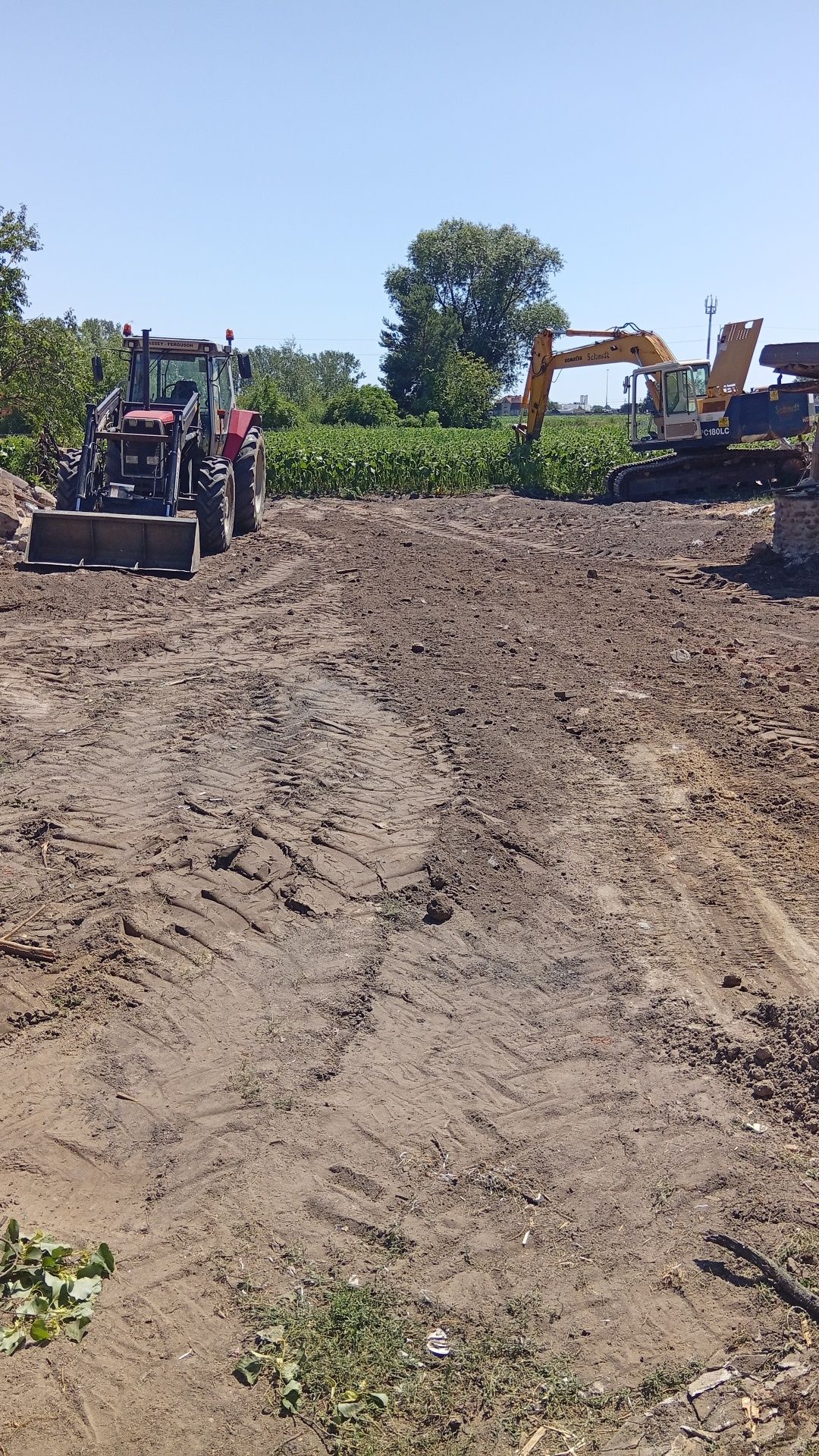 Wynajem minikoparka Bobcat 322 , Ciągnik Casse 7120 z przyczepą , Kopa
